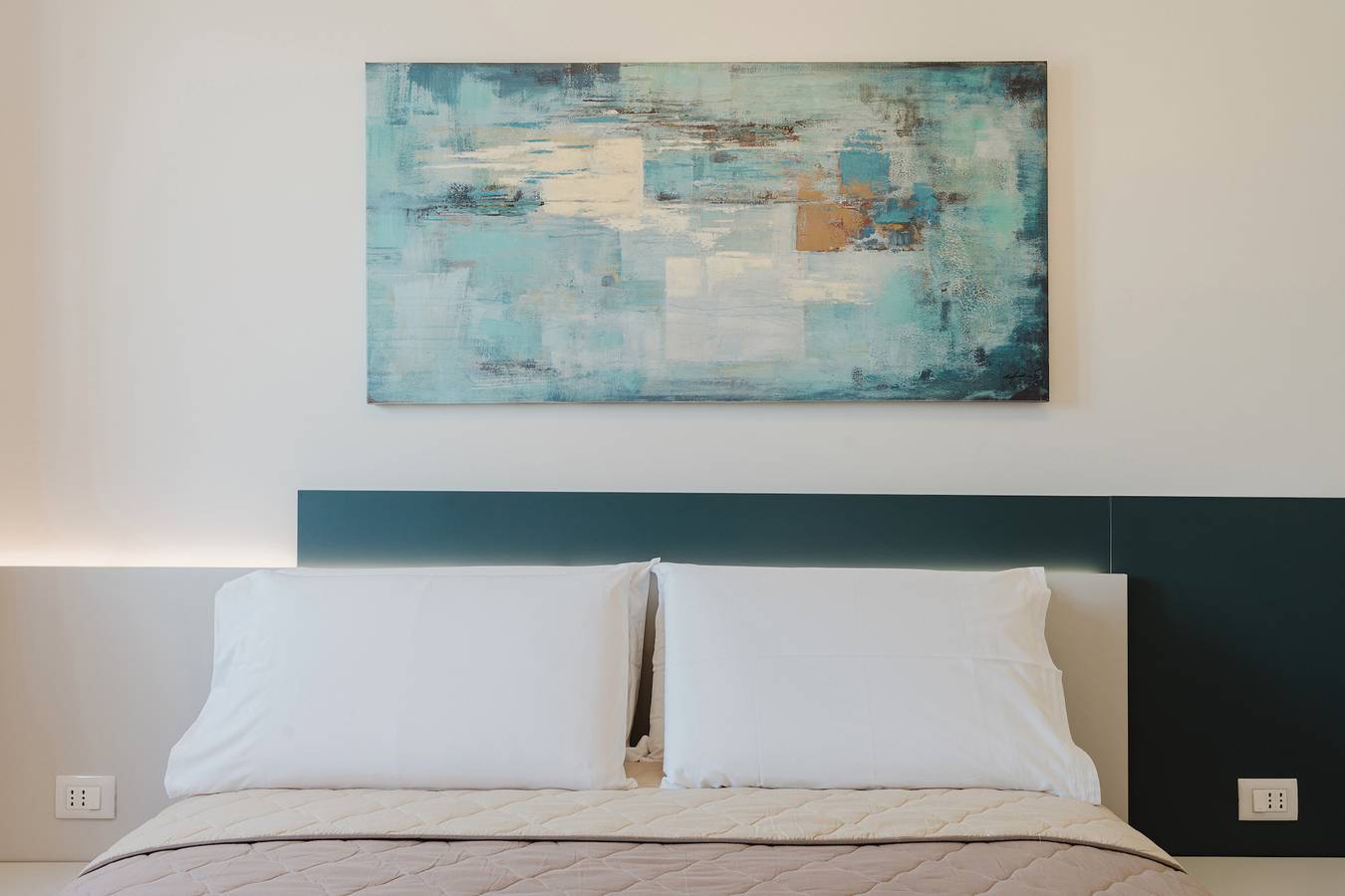 Appartamento intero, Appartamento 'Mareluna' con vista sulle montagne, Wi-Fi, aria condizionata e piscina in condivisione in Provincia di Palermo