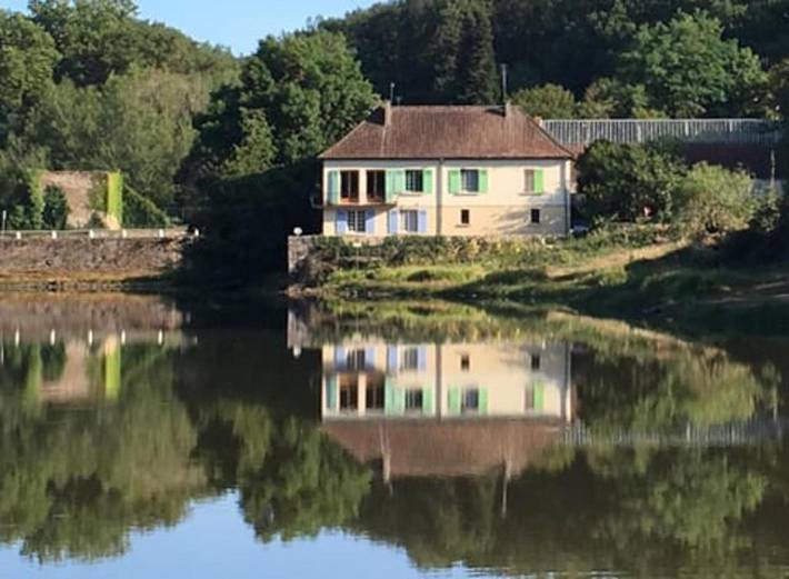 Gîte pour 2 personnes, avec Balcon ainsi que Jardin et Vue sur le lac à Saint-Bonnet-Tronçais
