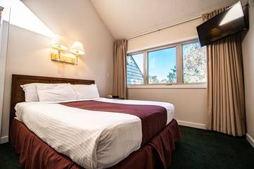 Vacation Rental for 8 Guests in Pamlico Sound, North Carolina, Picture 2