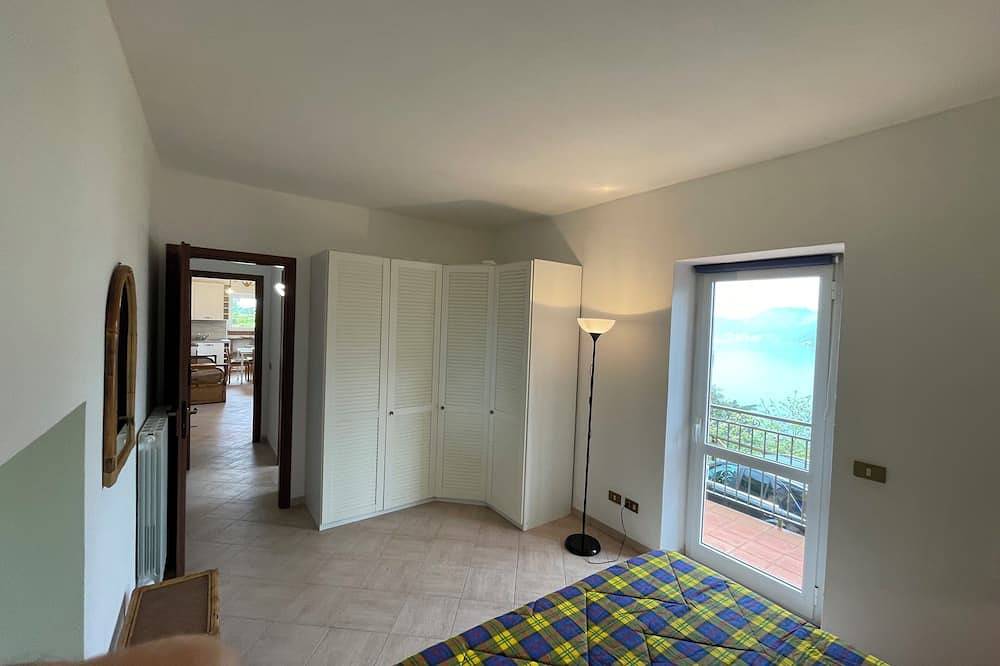 Ganze Wohnung, Sebino apartment with wonderful lake view in Sulzano, Iseosee