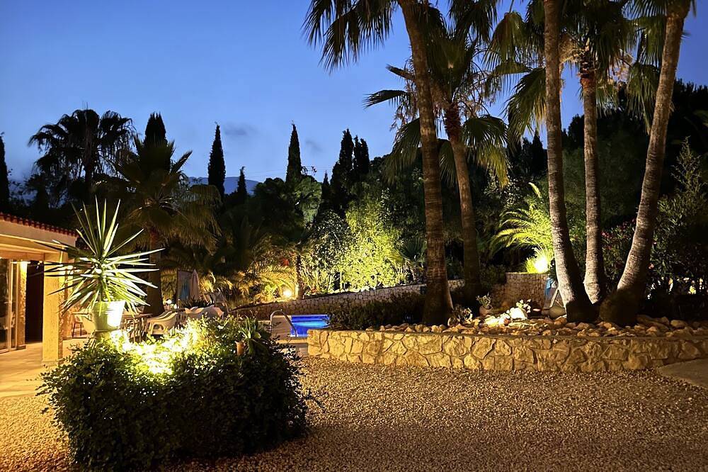 Benidorm.  Private villa with pool & air conditioning. Sleeps up to 25. in Benidorm, Costa Blanca
