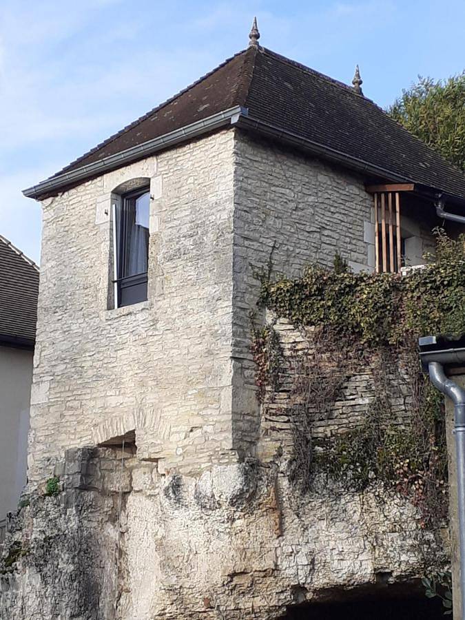 Location de vacances pour 2 personnes, avec terrasse et piscine à Châtillon-sur-Seine - 2