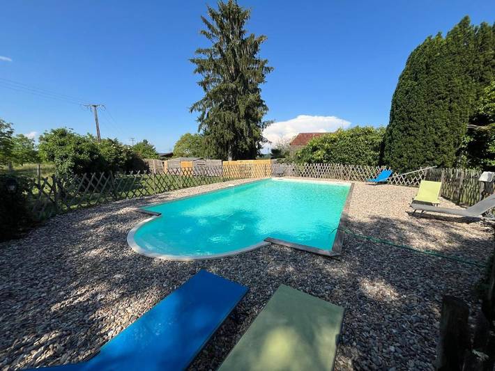 Location de vacances pour 10 personnes, avec Balcon et Terrasse ainsi que Jardin et Piscine à Marcillac-Saint-Quentin - 2
