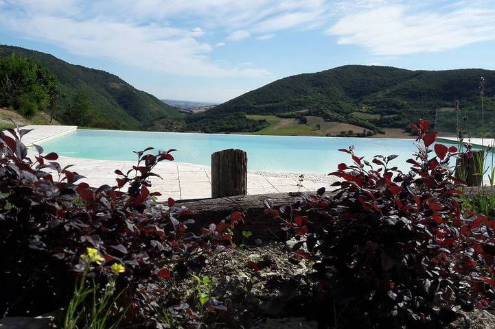 Gîte pour 6 personnes, avec Jacuzzi ainsi que Terrasse et Jardin à Fabriano