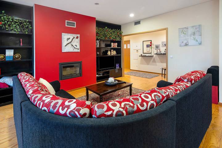 Entire apartment, Apartment 'T3 - Sao Pedro 2' with Sea View, Wi-Fi and Air Conditioning in São Miguel Island, Ponta Delgada