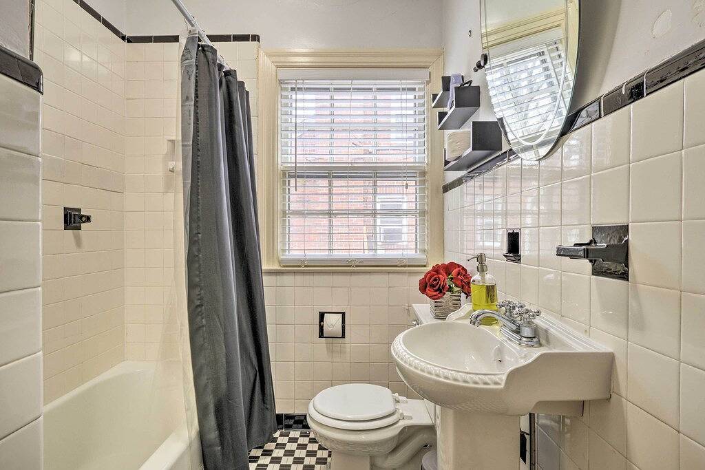 Chic & Cozy Greensboro Home, 2 Mi to Dtwn! in Greensboro, Guilford County