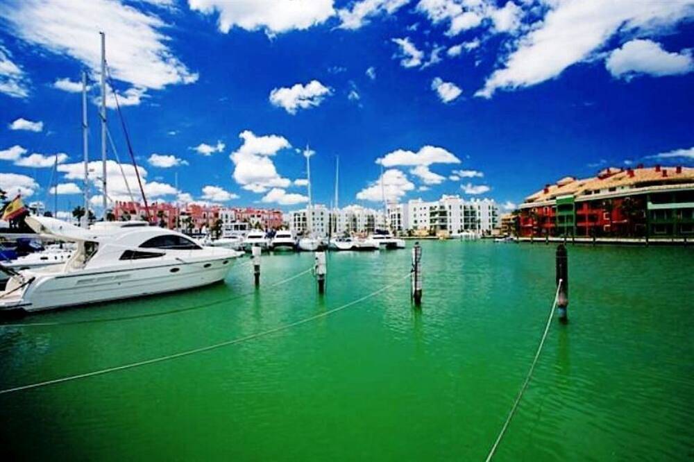 Fantastic House In First Line Of Marina Sotogrande, One Minute From The Beach. in Sotogrande, San Roque