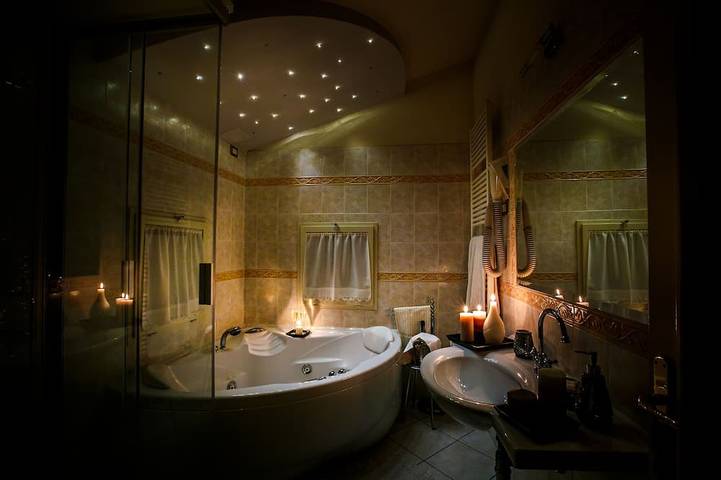 Appartamento intero, Villa Nuba,romantica residenza con Spa room,camino,Eco piscina,5min dal centro in Perugia, Perugia e dintorni