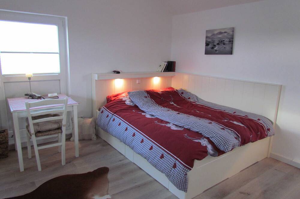 Rotes Atelierhaus, Deutschland in Nordstrand (Gemeinde), Nordstrand
