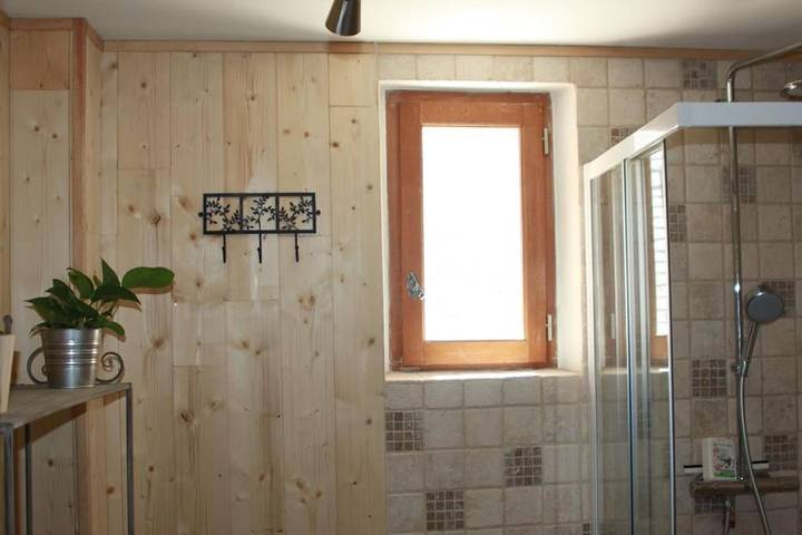 Location de vacances pour 6 personnes, avec terrasse ainsi que jardin et vue à Chalo-Saint-Mars - 3