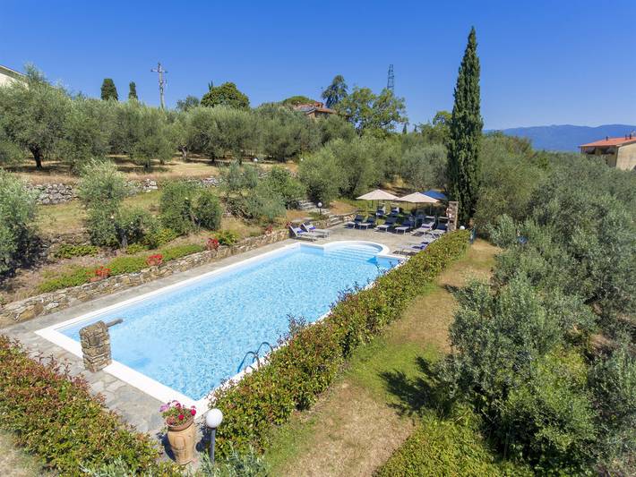 Ferienhaus für 12 Personen, mit Whirlpool und Terrasse sowie Garten in Pergine Valdarno