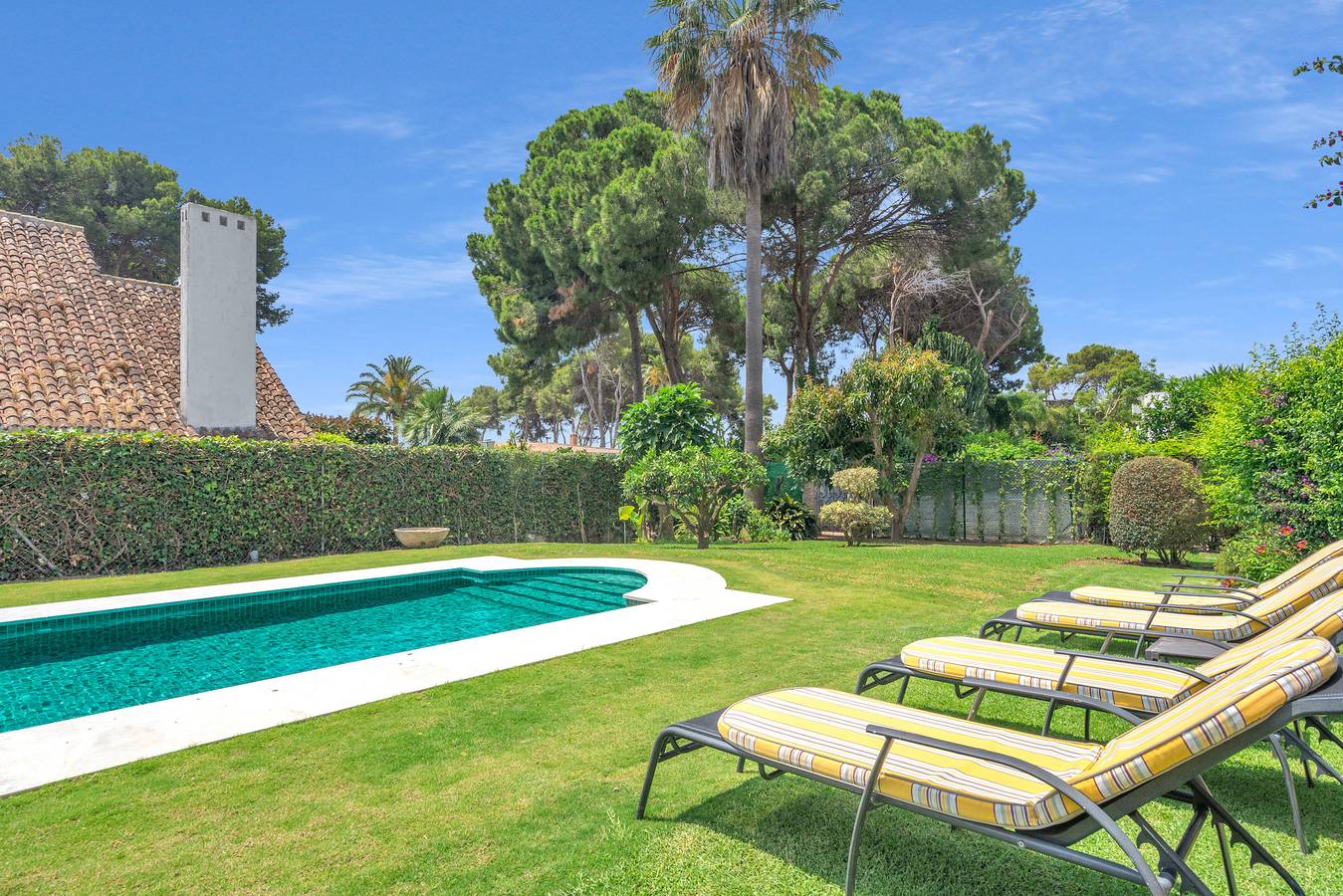 Villa for 14 personer med hage in Benamara Gardens, Estepona