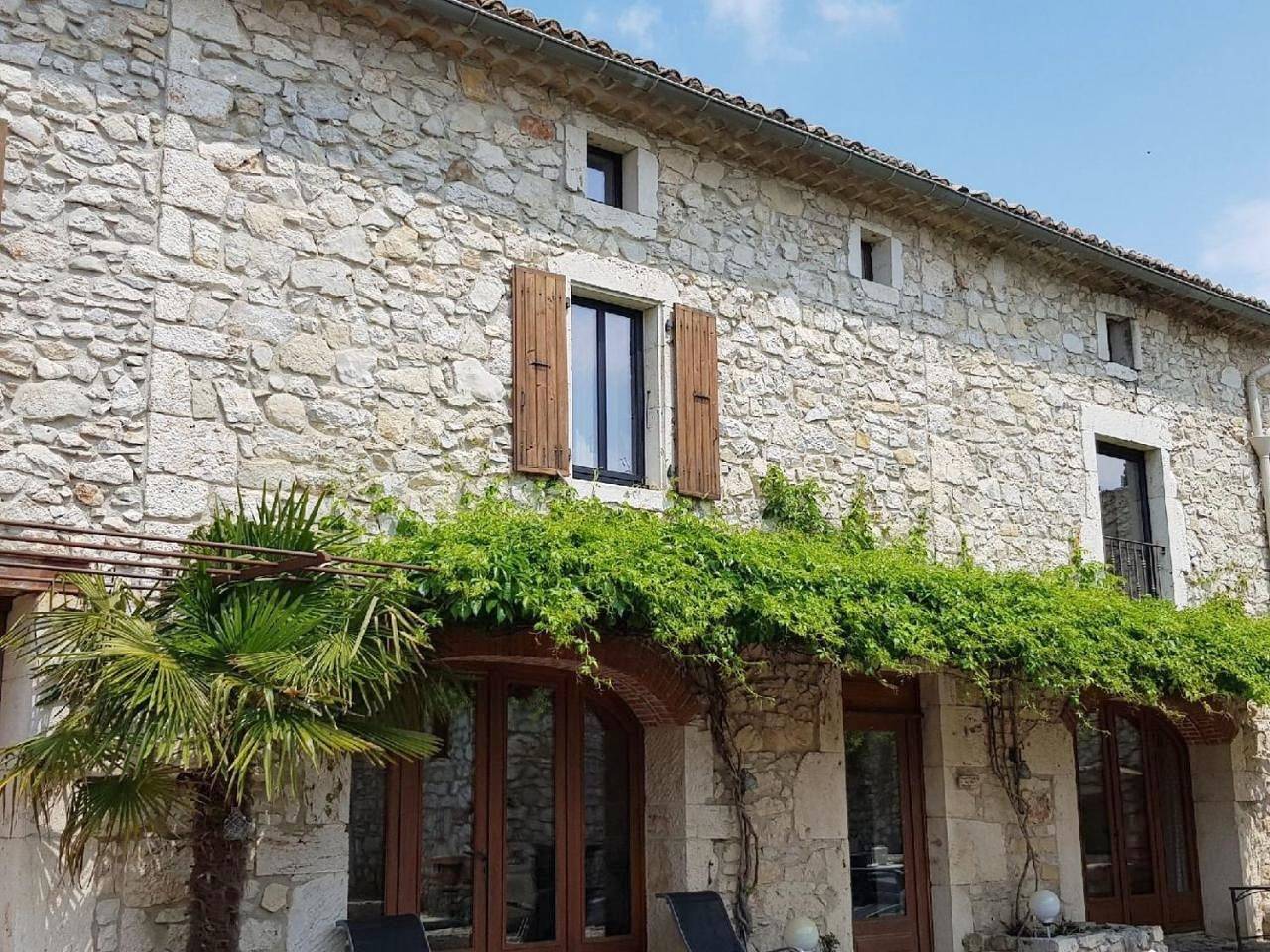 Double Room with Private Bathroom in Saint-Remèze, Privas (arrondissement)
