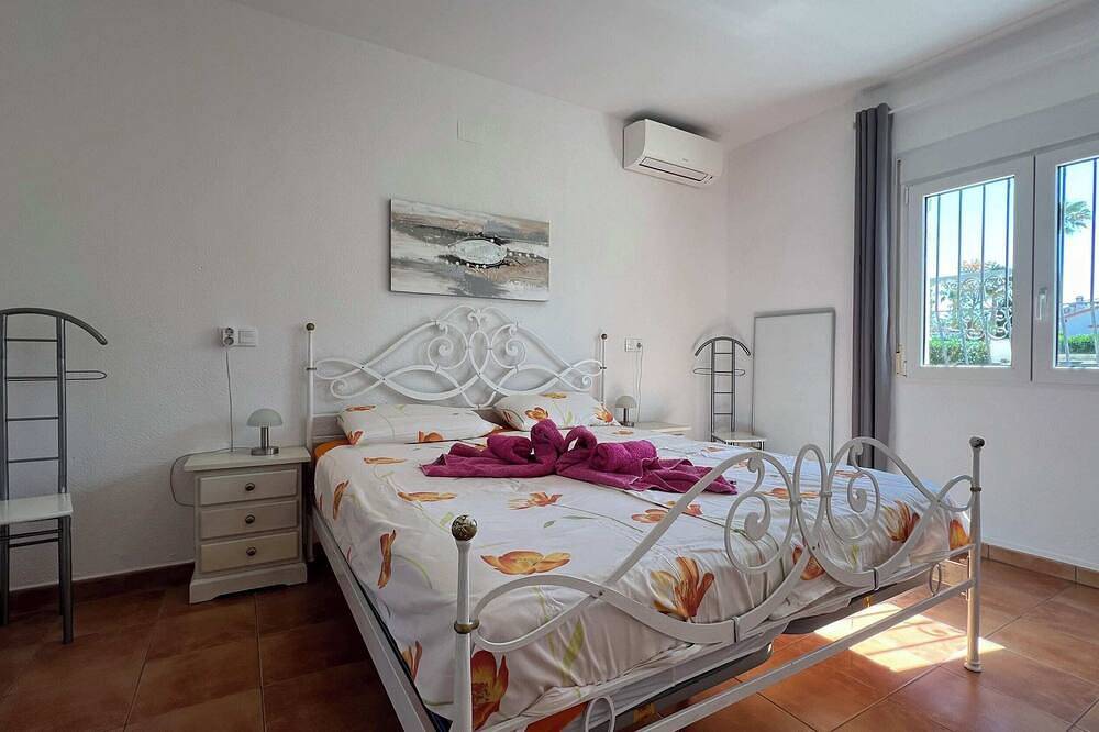 T-1123, Dolphin, private Villa mit Pool in Els Poblets in Almadrava, Costa Blanca