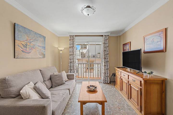 Apartamento entero, Apartamento 'Dúplex Junto al Mar' con Wifi y Aire Acondicionado in La Carihuela, Torremolinos