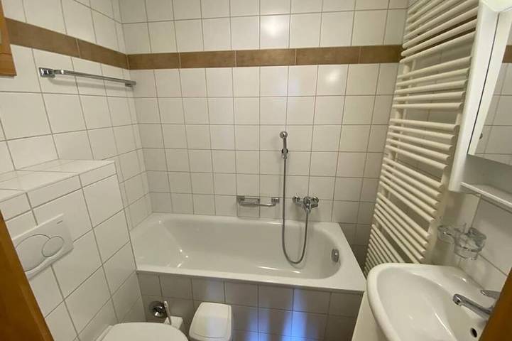 Appartement entier, 4 pièces-duplex très confortable pour 6 personnes : Living - cuisine avec lave-vaisselle, micro onde in Grimentz, Anniviers