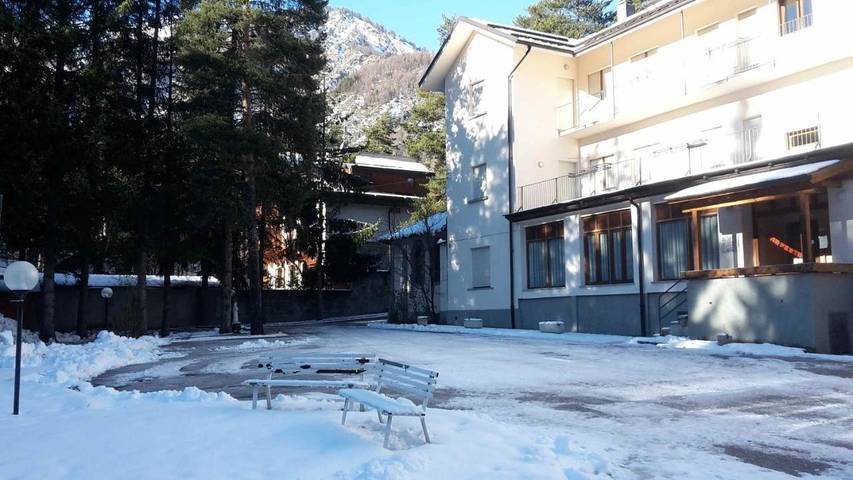 Maison d’hôte pour 2 personnes, avec vue et jardin à Bardonnèche