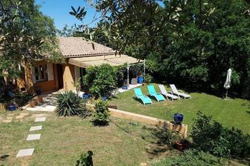 Gîte pour 5 personnes, avec terrasse et jardin à Bellegarde