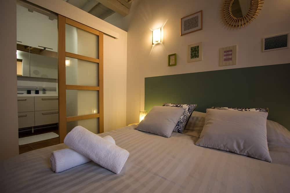 Entire apartment, In complete privacy in the historic center in Montauban, Tarn-et-Garonne