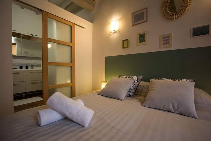 Entire apartment, In complete privacy in the historic center in Montauban, Tarn-et-Garonne