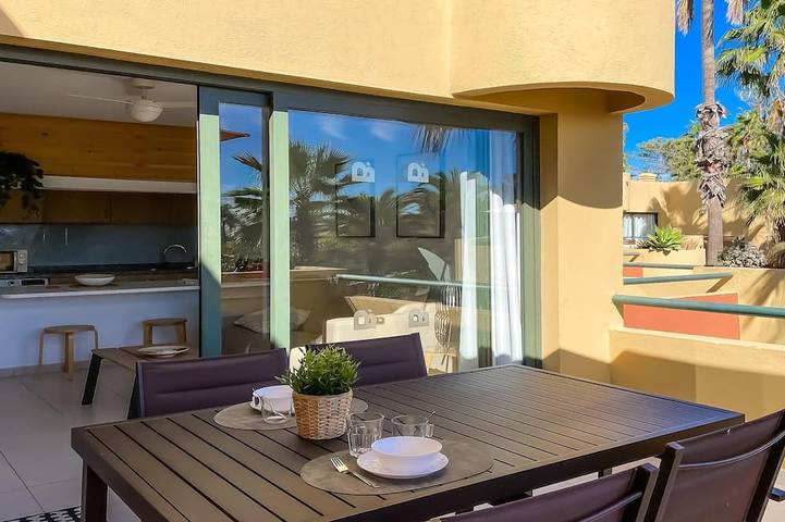 Apartamento de vacaciones para 3 personas, con jardín además de piscina y balcón - 1