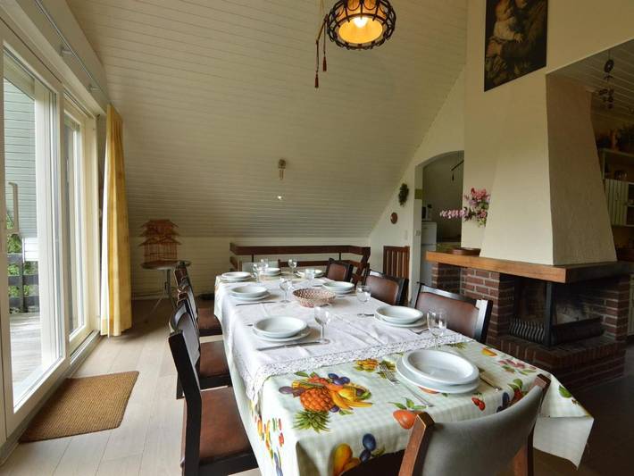 Gîte pour 8 personnes, avec Balcon et Terrasse ainsi que Jardin et Vue sur le lac dans Sourbrodt - 3