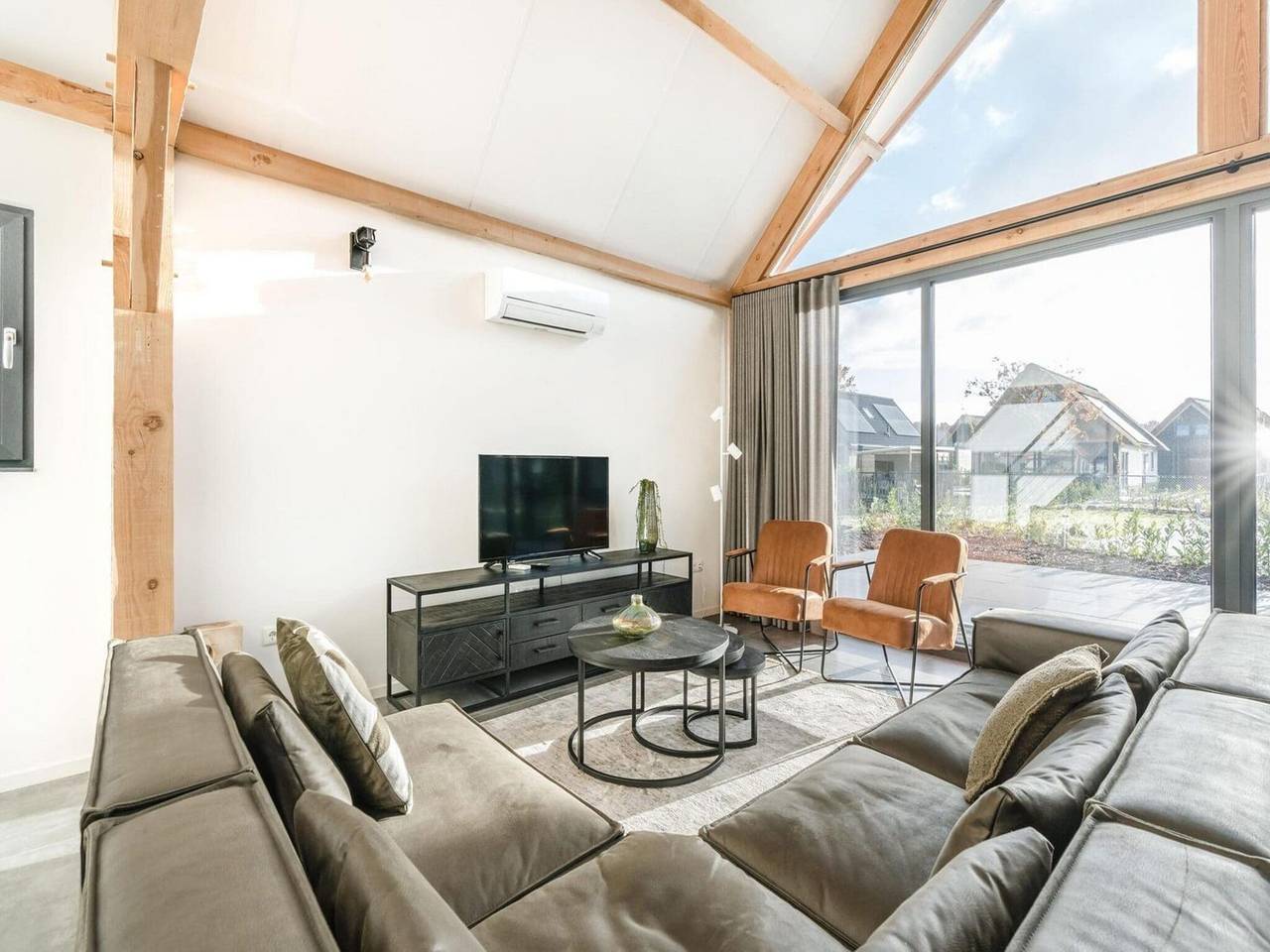 Moderner Bungalow in Baarle-Nassau mit Teichblick in Baarle-Nassau, Nordbrabant