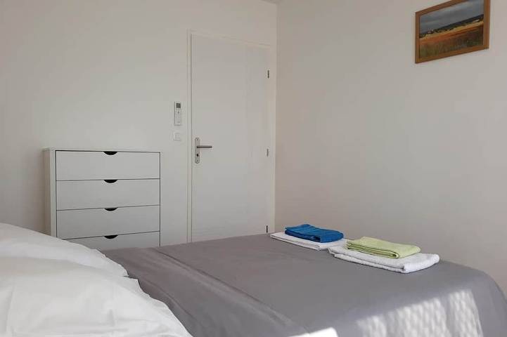 Location de vacances pour 6 personnes, avec terrasse et piscine, animaux acceptés à Tourouzelle - 2