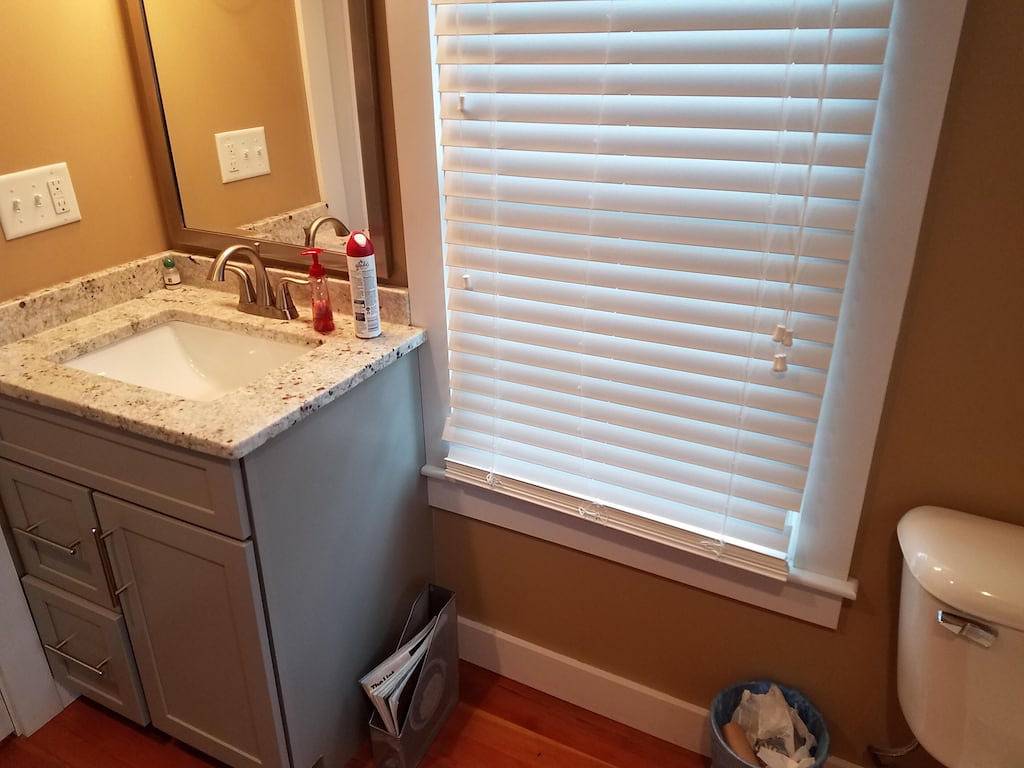 Direct Ocean Front Home gerade renoviert, oben nach unten in 2015 in Marshfield, Massachusetts