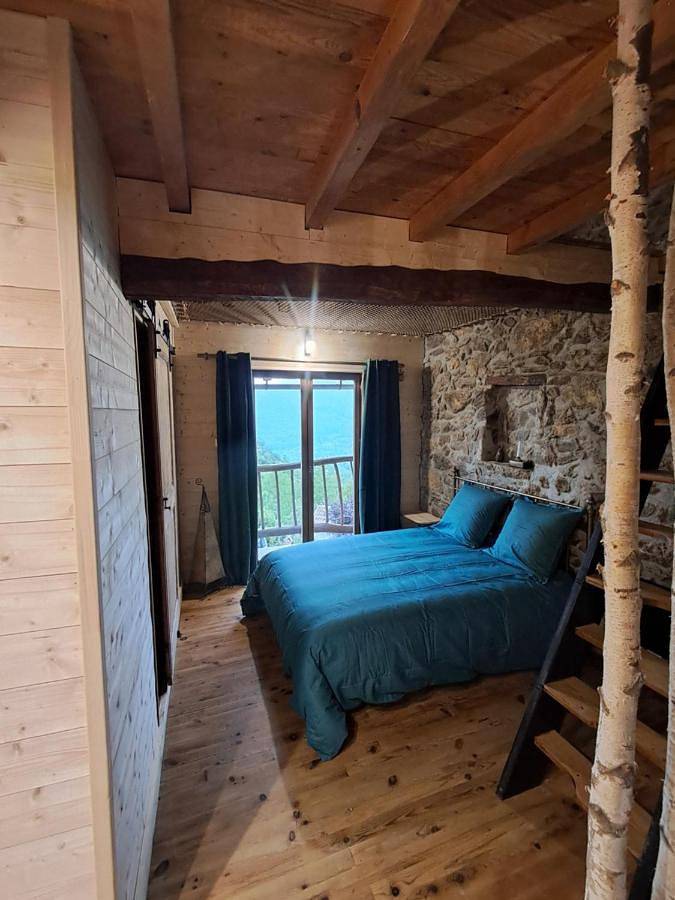 Maison de campagne pour 5 personnes, avec Balcon et Terrasse ainsi que Jardin et Vue à Saurat
