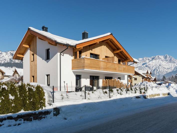 Ferienhaus für 8 Personen, mit Balkon und Terrasse sowie Garten und Sauna in Leogang