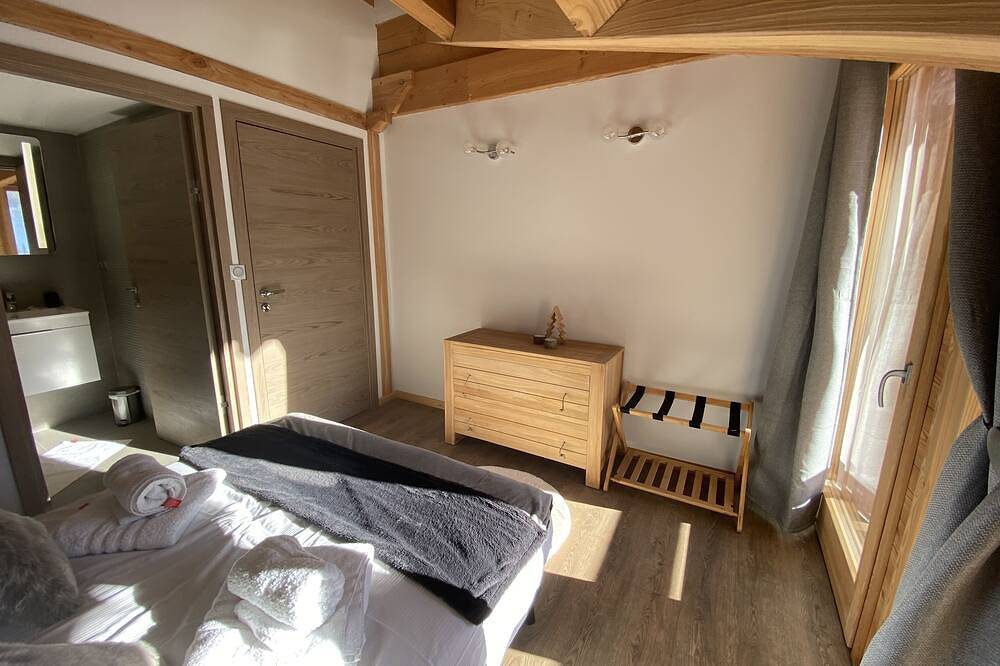 Chalet Panoramique | Vue, Jacuzzi, Sauna, Cheminée, Terrasse | Serre Chevalier in Saint-Chaffrey, Serre Chevalier