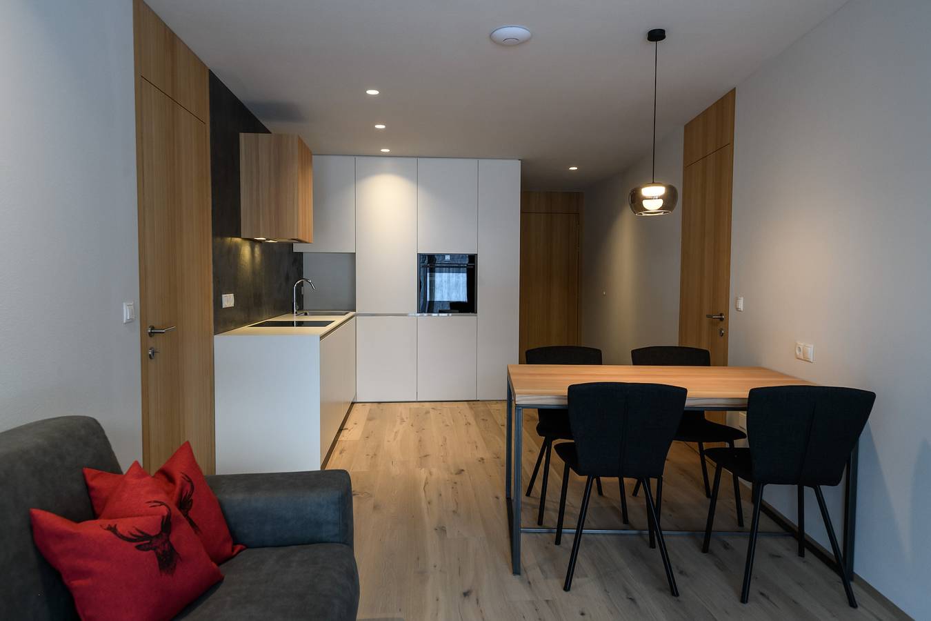 Ganze Wohnung, Ferienwohnung 'Apartments Emilia 1' mit Bergblick, privater Terrasse und Wi-Fi in St. Jakob (Sankt Ulrich), St. Ulrich in Gröden