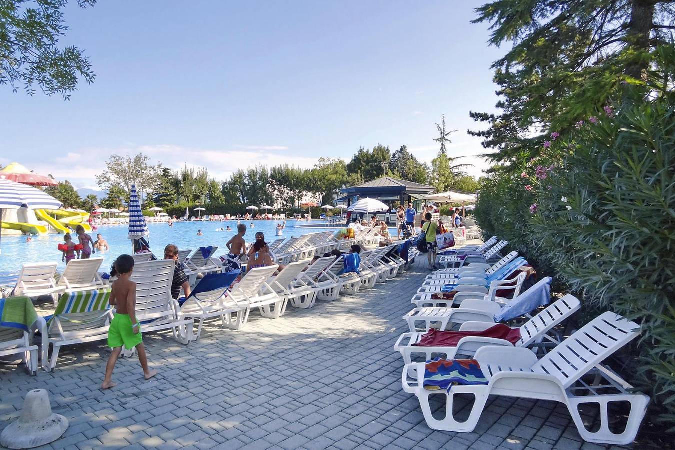 Entire apartment, Apartment in the Bella Italia holiday park in Peschiera del Garda, Garda Mountains