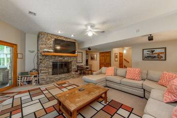 Vacation House for 20 Guests in Deep Creek Lake, Garrett County, Picture 3