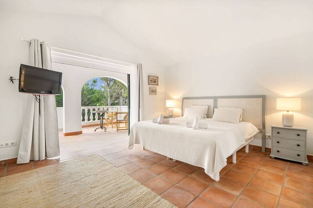 Villa Monte Peñedo, heated pool, large groups in Son Parc, Es Mercadal