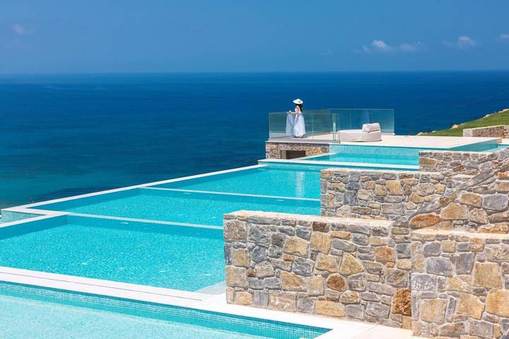 Appart’hôtel pour 2 personnes, avec Balcon et Terrasse ainsi que Jardin et Piscine