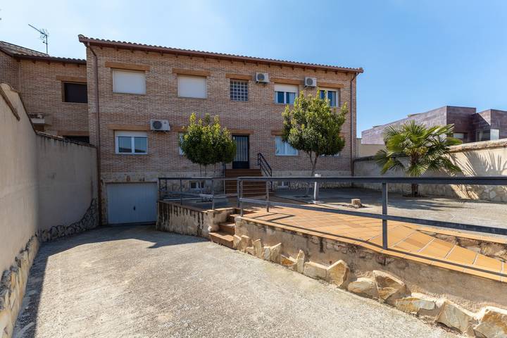 Casa rural con piscina para 9 personas, con Jardín en Castilla-La Mancha - 2