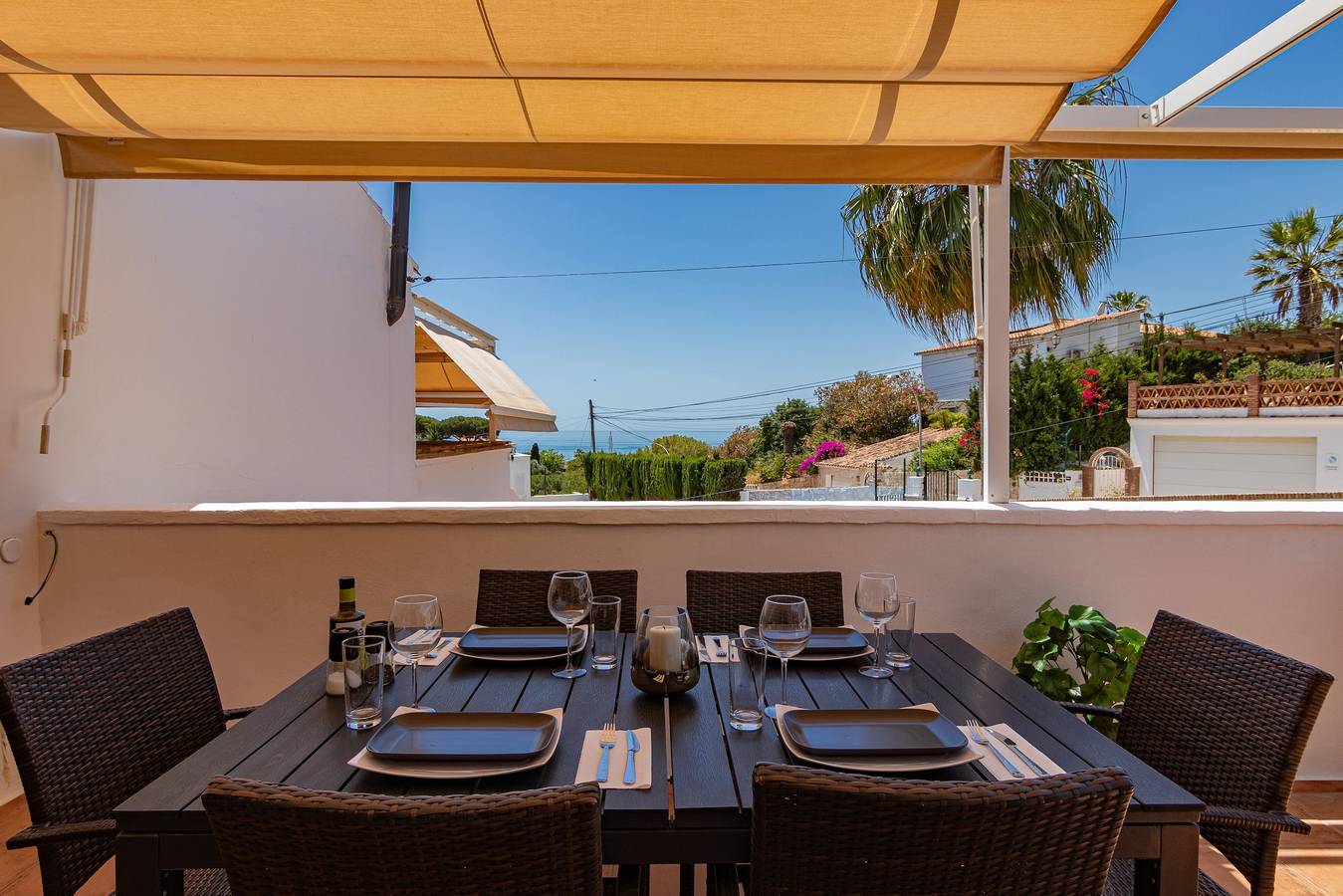 Apartamento entero, Apartamento 'Casa Pueblo Andaluz' con vistas al mar, Wi-Fi y aire acondicionado in Urbanización Villa del Mar, Vélez-Málaga