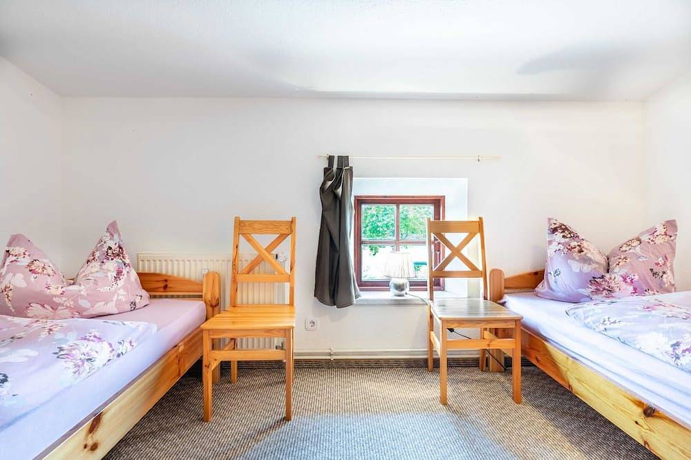 Ganze Wohnung, Nr. 2 - 4 Zimmer Ferienwohnung mit Kamin, Terrasse, Garten - Ostsee Bauernhof in Steffenshagen, Rostock und Umgebung