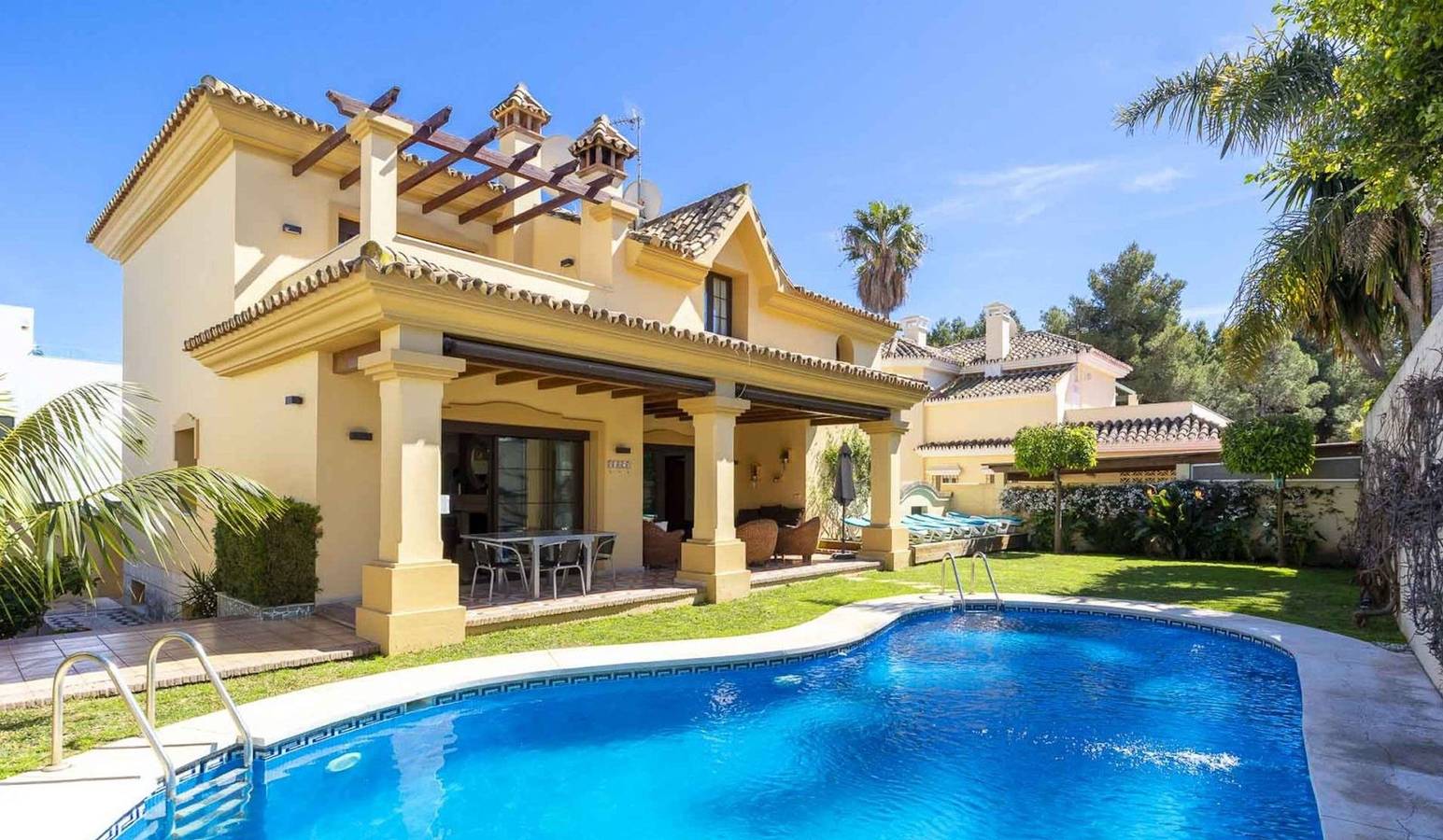 Chalet para 8 personas con terraza in Marbella West, Marbella