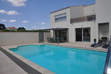 Cottage pour 10 personnes, avec terrasse ainsi que jardin et sauna dans Plage du Goulet