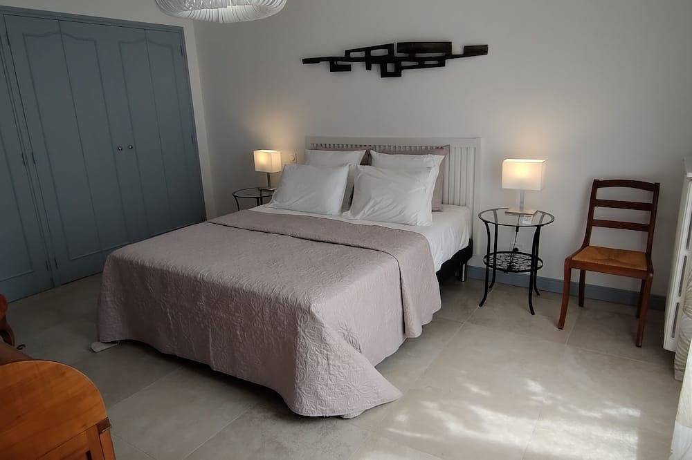 Gîte Les Oliviers situé au calme au milieu des pins et proche des plages in Béziers, Côte d'Améthyste
