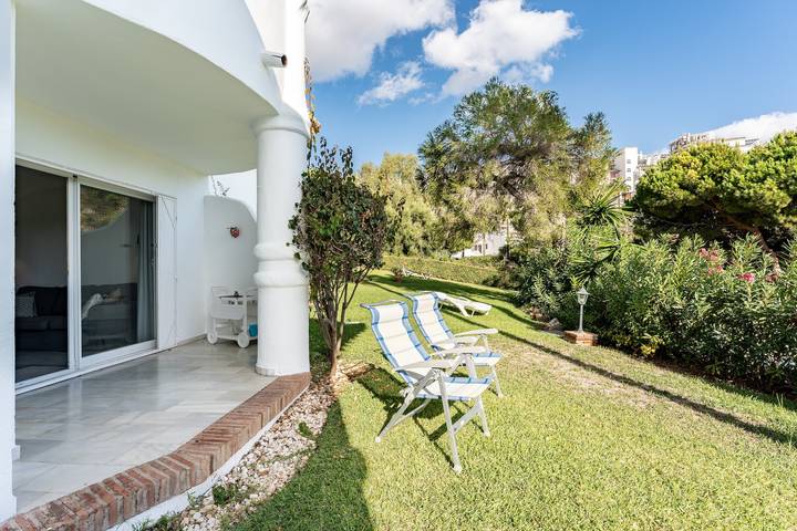 Ganze Wohnung, Ferienwohnung "Casa Feliz" mit Gemeinschaftspool, privater Terrasse und Wlan in Urbanizacion Calahonda, Mijas