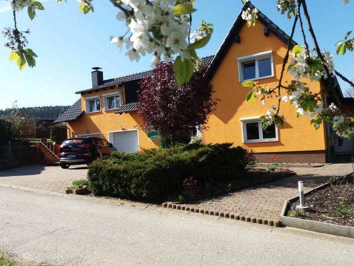 Ferienwohnung für 9 Personen, mit Terrasse und Garten sowie Pool und Ausblick in Schirgiswalde-Kirschau