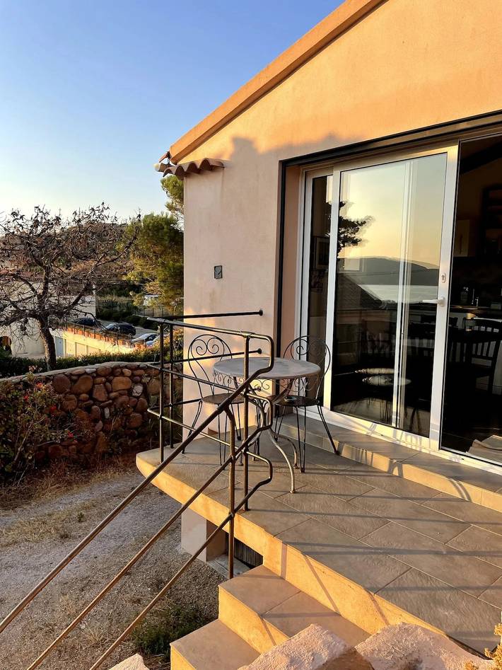 Location de vacances pour 4 personnes, avec Balcon/Terrasse ainsi que Terrasse et Jardin à Calvi