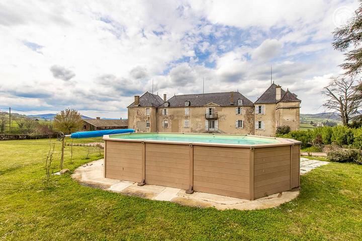 Gîte pour 12 personnes, avec piscine et jardin à Cluny - 2