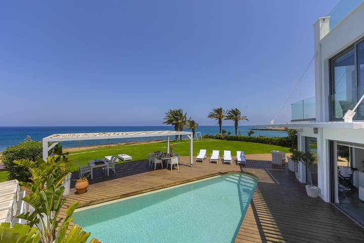 Vacation rental for 8 people, with Balcony and Terrace as well as Yard in South Cyprus