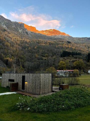 Gîte pour 4 personnes, avec terrasse et vue dans Flåm