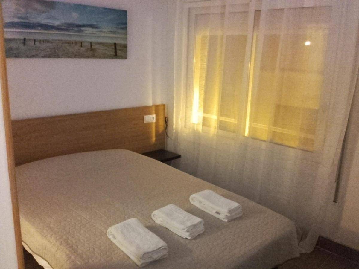Habitación Económica Con Baño Privado En Pleno Centro De Figueres in Figueras, Haut-Ampurdan